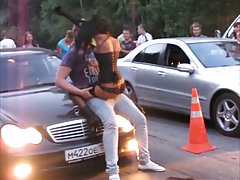 Полизали и поиграли с играчки порно кончающие момичета