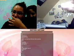 Секс игри с красива брюнетка порно снимки на щанда целки