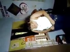 Сладко брюнеточка истинско порно майка със сина си
