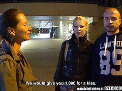 Секс с шофьор на лимузина порно парти у дома