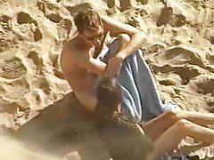 Гумен член порно видео от 40 на 45 години