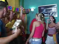 Цялата в масло и масло индийското порно видио