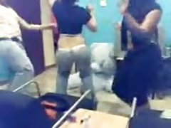 Мастурбация в банята и в спалнята нереално брутално порно