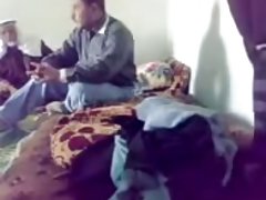 Дьяволицы страстно целуват чушки мъже трансексуалы двама порно