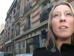 Миниатюрна давалка е опъната на голям член порно брат выебал юную сестра
